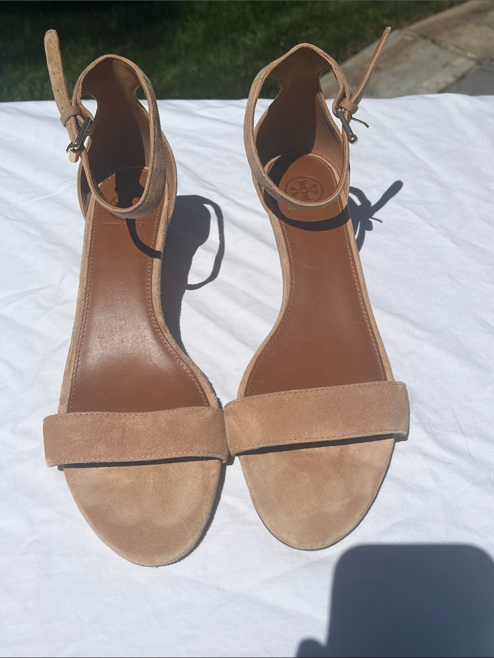 Tory Burch Savanah wedge sandal. Suede/cork/ tan. Size 10M.